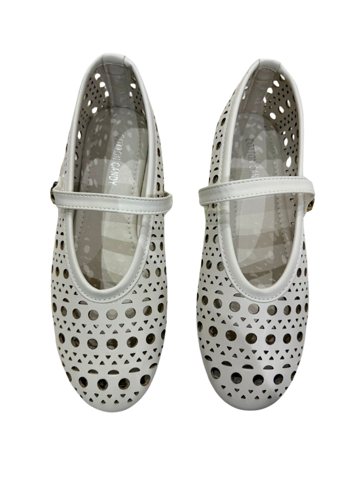 Classic White Mary Jane Shoes – Style, Comfort and Versatility