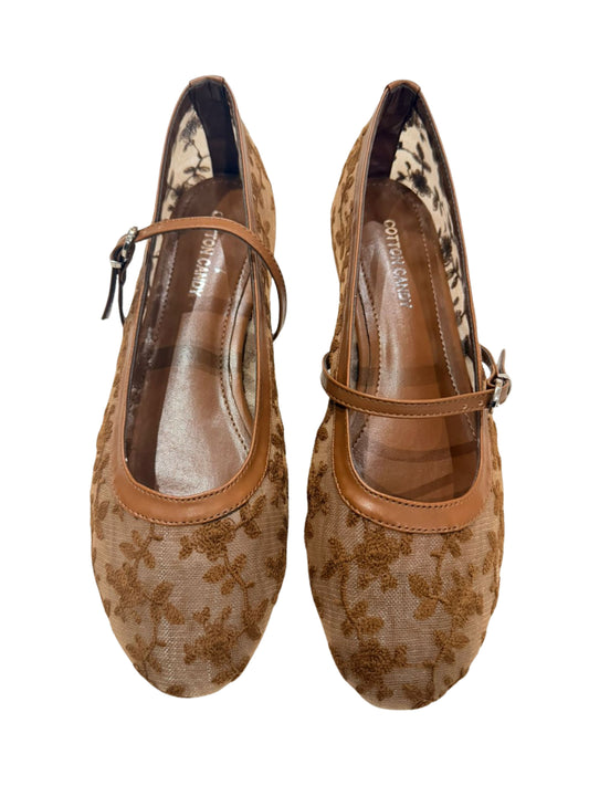 Sophisticated Floral Mary Jane Shoes – Versatile Style for Women