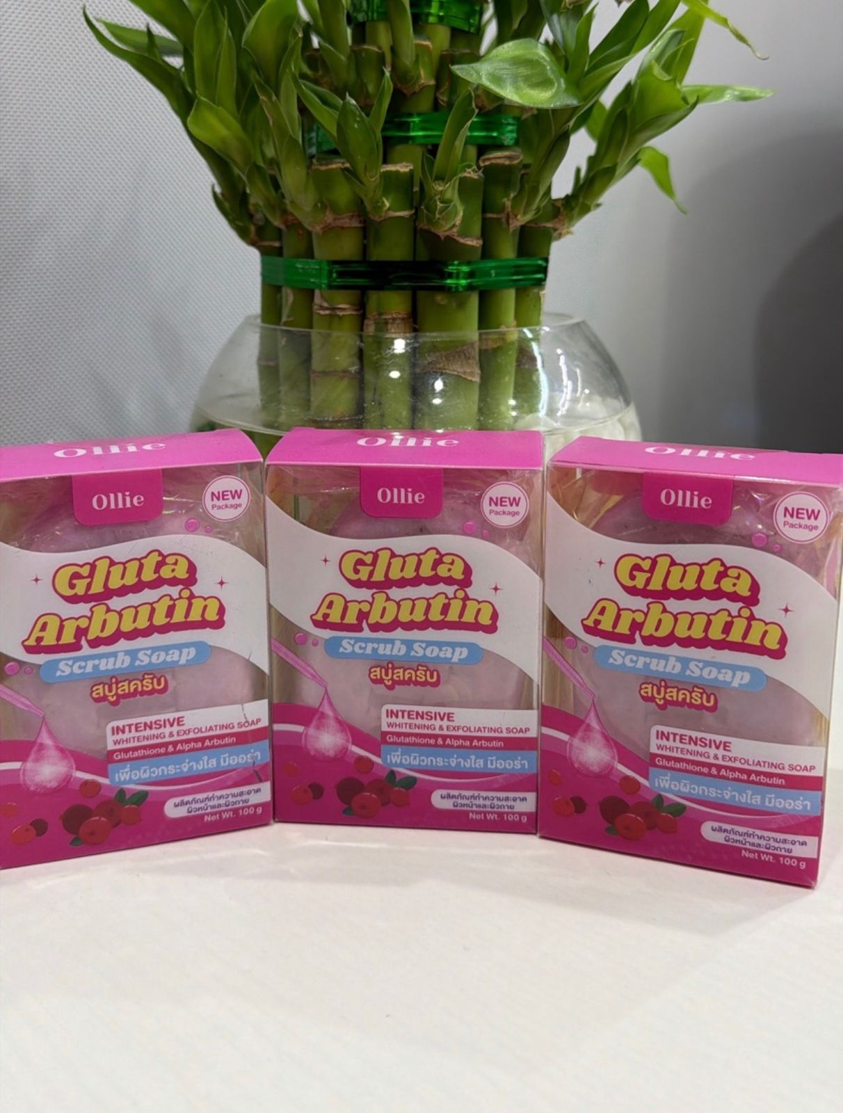Ollie Gluta Arbutin Scrub Soap