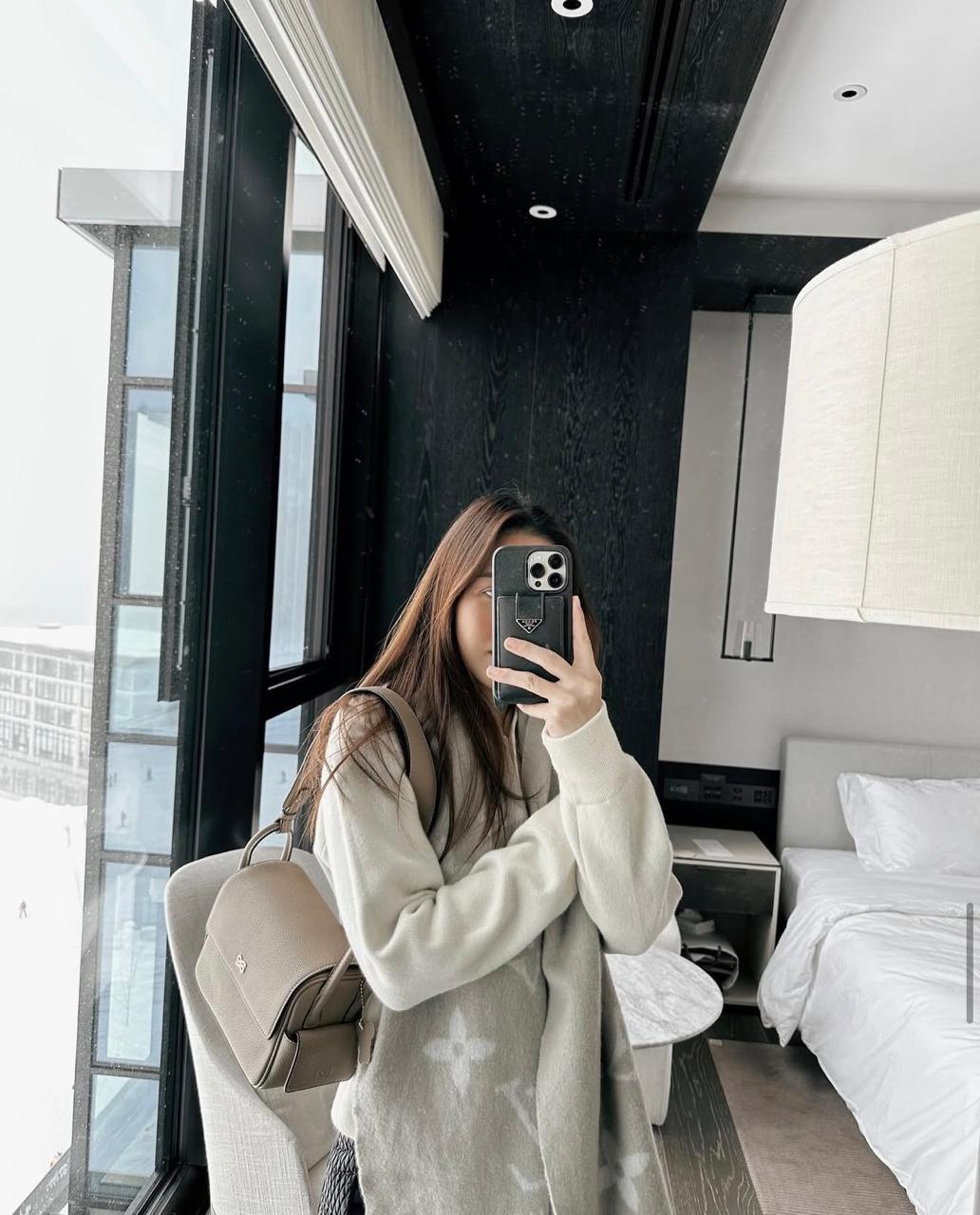 Treasure 22 Everyday Handbag